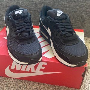 Nike Women's Air Max 90
